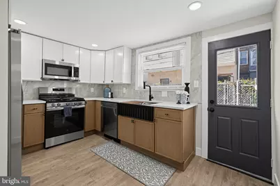2426 S Sartain Street, Philadelphia, PA 19148 - Photo 9