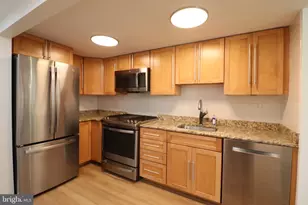 870 N 28th St, Philadelphia, PA 19130 - Photo 3