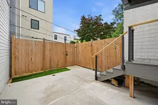 1224 N Myrtlewood St, Philadelphia, PA 19121 - Photo 11