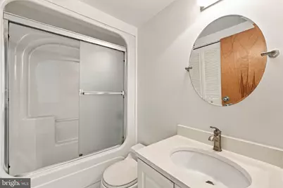 7 N Christopher Columbus Boulevard #203, Philadelphia, PA 19106 - Photo 25