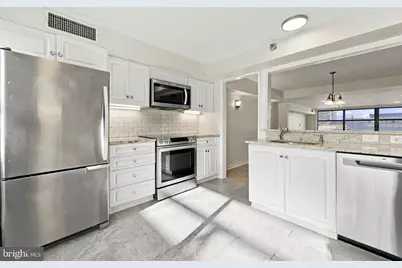 7 N Christopher Columbus Boulevard #203, Philadelphia, PA 19106 - Photo 7
