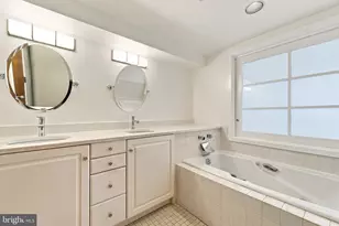 7 N Christopher Columbus Blvd, Philadelphia, PA 19106 - Photo 21