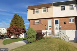 3601 Prince Cir, Philadelphia, PA 19114 - Photo 3