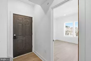 669 N 39th St, Philadelphia, PA 19104 - Photo 9