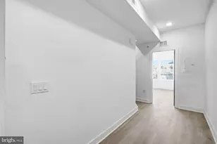669 N 39th St, Philadelphia, PA 19104 - Photo 13