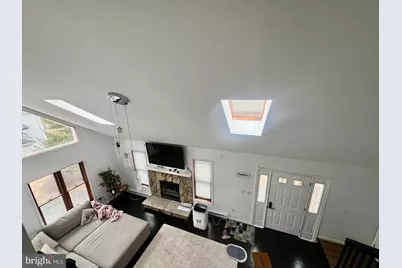 1076 Lancaster Dr., Bushkill, PA 18324 - Photo 3