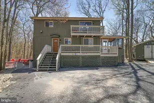 163 Cambridge Ct, Bushkill, PA 18324 - Photo 5