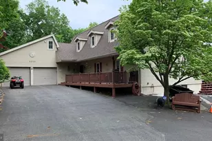 3205 Ely Ct, Bushkill, PA 18324 - Photo 1