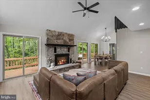 415 Canterbury Rd, Bushkill, PA 18324 - Photo 5