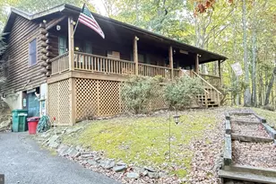 2119 Meadow Lark Cir, Bushkill, PA 18324 - Photo 1