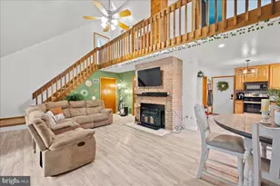 134 Oakenshield Dr, Tamiment, PA 18371 - Photo 11