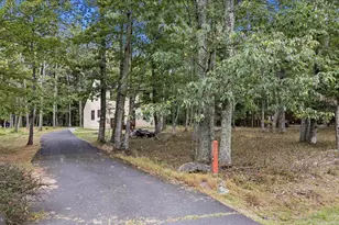 134 Oakenshield Dr, Tamiment, PA 18371 - Photo 3