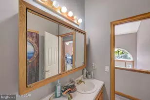 104 Yvette Ct, Dingmans Ferry, PA 18328 - Photo 29