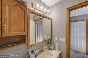 104 Yvette Ct, Dingmans Ferry, PA 18328 - Photo 43