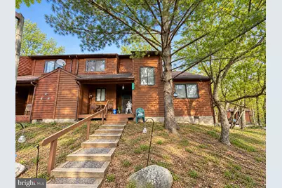 524 Wales Court, Bushkill, PA 18324 - Photo 1