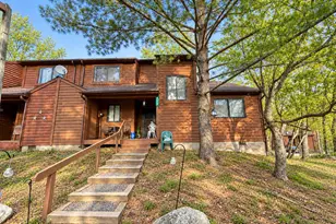 524 Wales Ct, Bushkill, PA 18324 - Photo 1