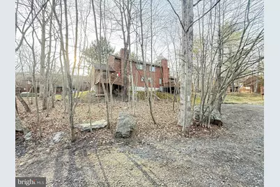 524 Wales Court, Bushkill, PA 18324 - Photo 3