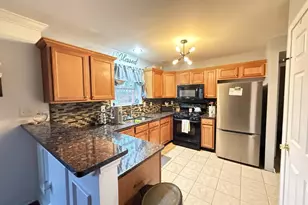 1152 Dorset Dr, Bushkill, PA 18324 - Photo 3