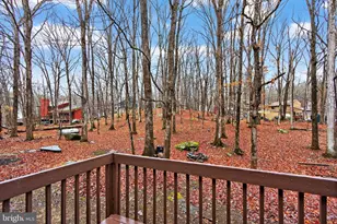 244 Canterbury Rd, Bushkill, PA 18324 - Photo 9