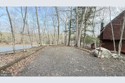 5933 Decker, Bushkill, PA 18324 - Photo 31