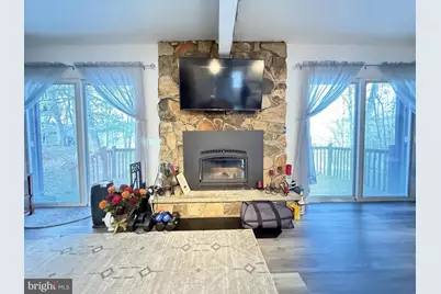 5933 Decker, Bushkill, PA 18324 - Photo 7