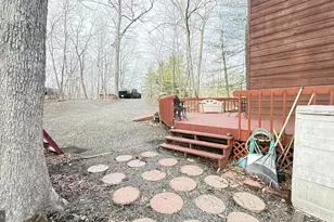 5933 Decker, Bushkill, PA 18324 - Photo 29