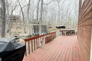 5933 Decker, Bushkill, PA 18324 - Photo 25