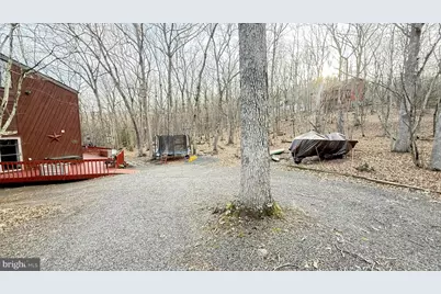 5933 Decker, Bushkill, PA 18324 - Photo 3