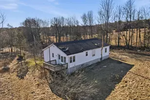 105 Ceramic Dr, Greentown, PA 18426 - Photo 5