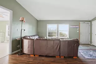 105 Ceramic Dr, Greentown, PA 18426 - Photo 9