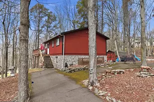 150 Tanglewood Dr, Greentown, PA 18426 - Photo 3