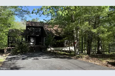 5375 Woodbridge Drive, Bushkill, PA 18324 - Photo 1