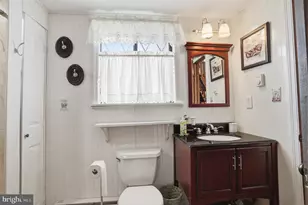 138 Dover Dr, Bushkill, PA 18324 - Photo 13