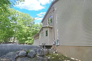 133 Corral Ln, Hawley, PA 18428 - Photo 5