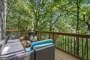 1076 Porter Dr, Bushkill, PA 18324 - Photo 9