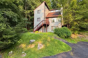 6271 Decker Rd, Bushkill, PA 18324 - Photo 1