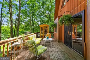 5218 E Woodbridge Dr, Bushkill, PA 18324 - Photo 3