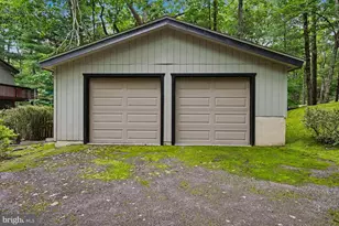 124 Whipple Tree Ln, Lords Valley, PA 18428 - Photo 3