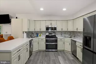 3130 Delaware Cir, Bushkill, PA 18324 - Photo 9