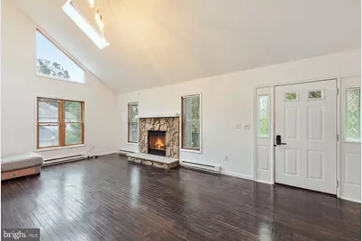 1076 Lancaster Dr., Bushkill, PA 18324 - Photo 1