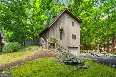 424 Saunders Drive, Bushkill, PA 18324 - Photo 1