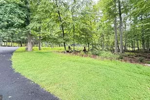 193 St Andrews Dr, Bushkill, PA 18324 - Photo 9