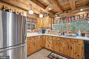 805 Blackbirch Ct, Hawley, PA 18428 - Photo 5