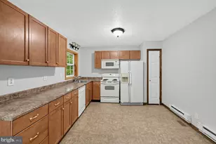 521 Starling Ct, Bushkill, PA 18324 - Photo 5