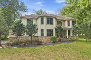 107 Gollum Ln, Bushkill, PA 18371 - Photo 3