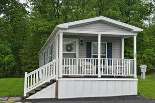 37 Meadowview Dr, New Bloomfield, PA 17068 - Photo 3