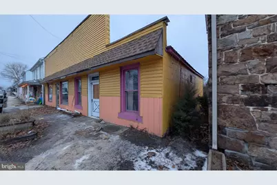 39 N Market Street, Millerstown, PA 17062 - Photo 3