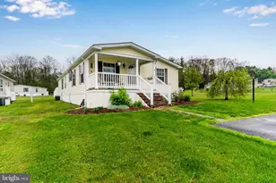 66 Meadowview Dr, New Bloomfield, PA 17068 - Photo 1