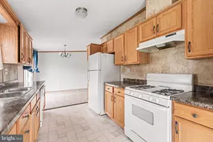 19 Meadowview Dr, New Bloomfield, PA 17068 - Photo 9