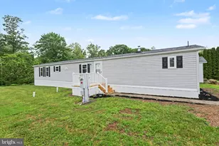 24 Meadowview Dr, New Bloomfield, PA 17068 - Photo 13